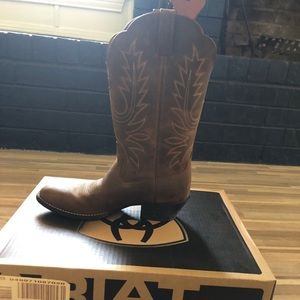 Women’s Ariat boots